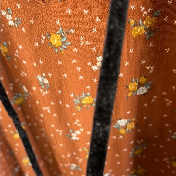 Floral Rust Boutique Blouse - Picture 4 of 8